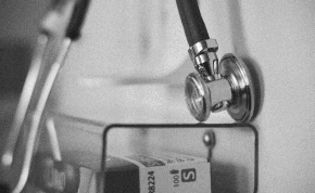Kodėl vyrus kankina dažnas skausmingas šlapinimasis ir kaip sau padėti?